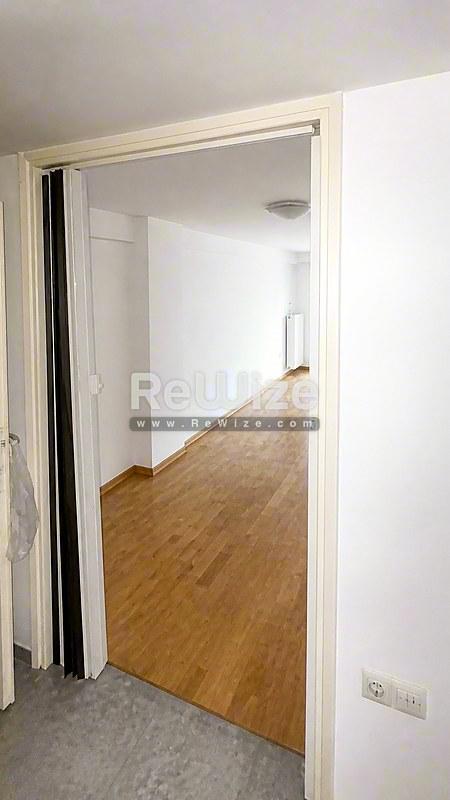 Apartment 95 m² in Thessaloniki, hallway