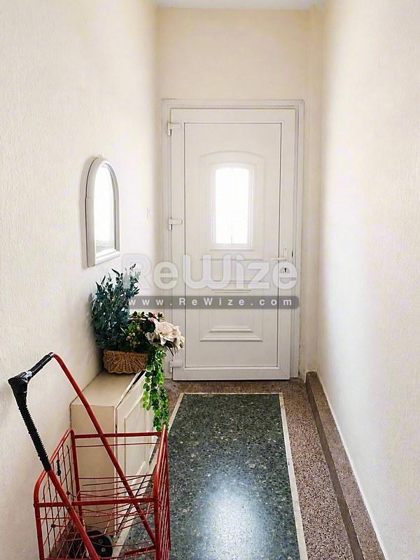 Κτίριο 130 τ.μ. στο Κορδελιό-Εύοσμο, είσοδος