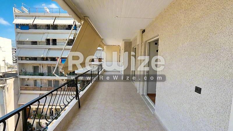 Apartment 105 m² in Athens, balcony