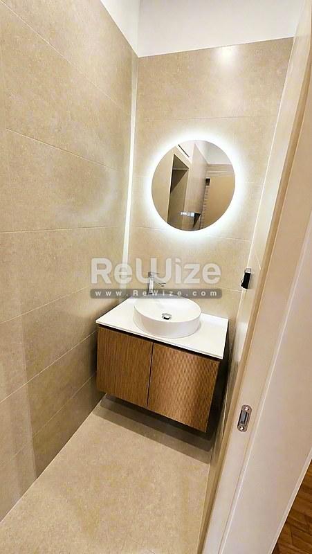 Apartment 105 m² in Athens, bathroom