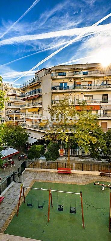 Studio 35 m² in Thessaloniki, yard