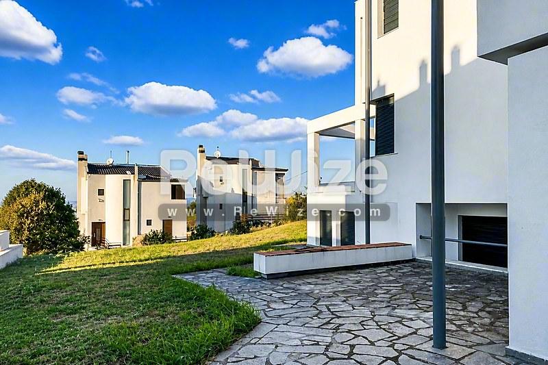 Μονοκατοικία 265 τ.μ. στη Θέρμη, πρόσοψη