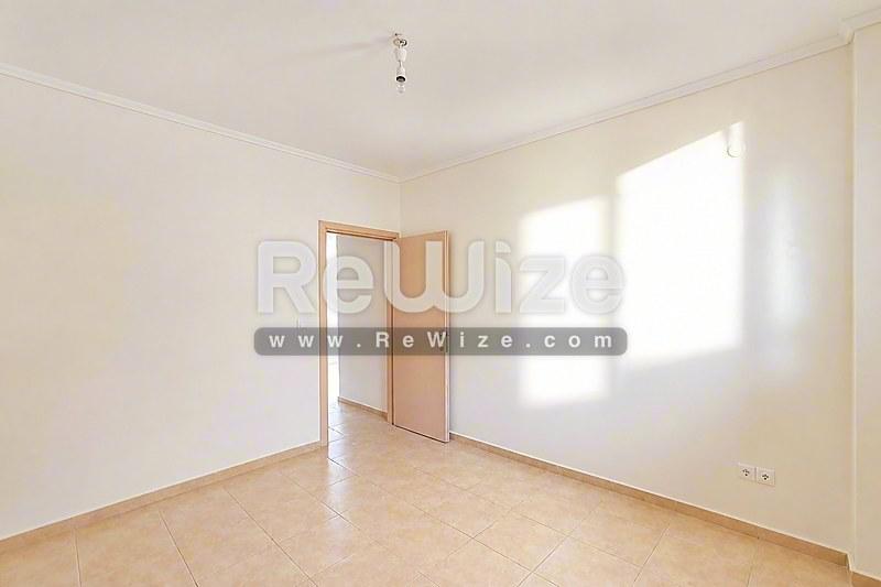 Apartment 90 m² in Thermi, hallway
