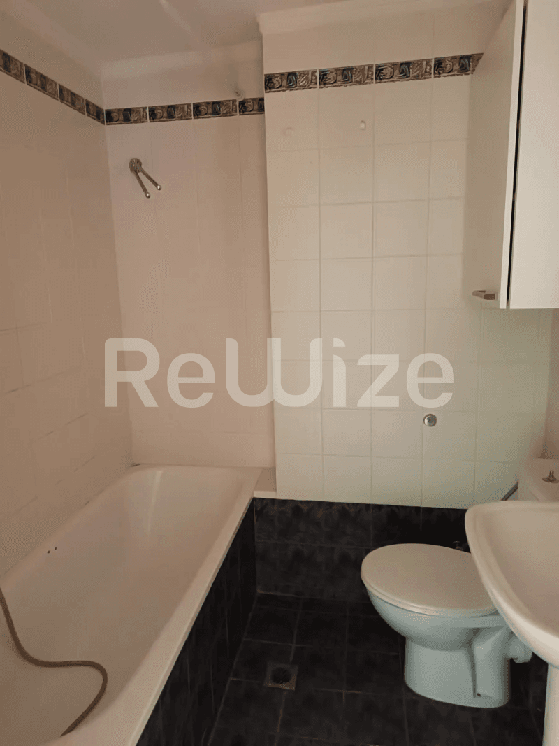 Photo 5,Μπάνιο,ΕΝΟΙΚΊΑΣΗ,Κατοικία,Διαμέρισμα,200τ.μ,€1,100,Πανόραμα