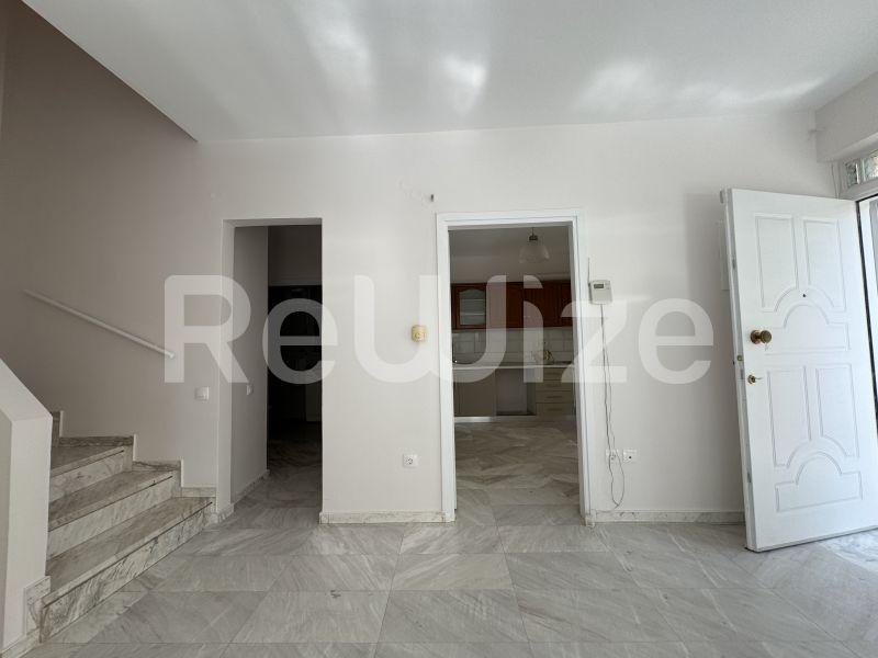 Photo 2,Σαλόνι,ΕΝΟΙΚΊΑΣΗ,Κατοικία,Μεζονέτα,270τ.μ,€1,800,Πανόραμα