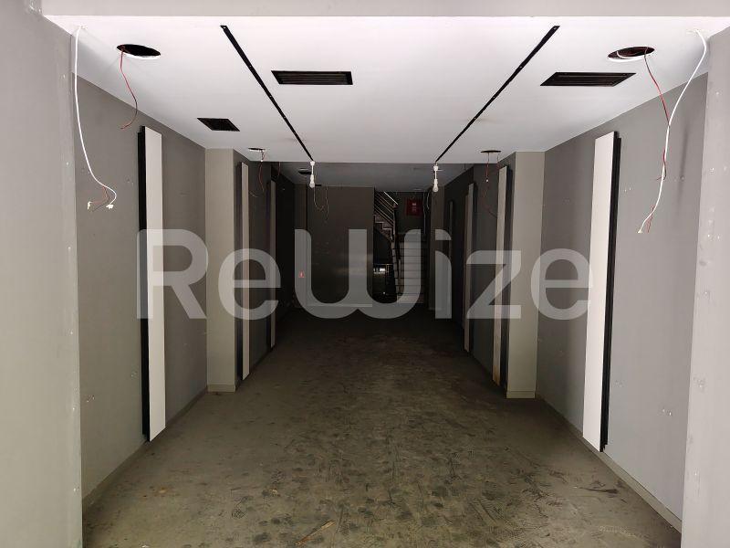 Photo 8,Pool,RENT,Professional,Store,218sqm,€3,500,Omonoia