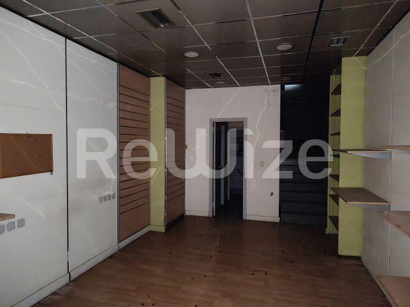 Photo 9,Pool,RENT,Professional,Store,218sqm,€3,500,Omonoia