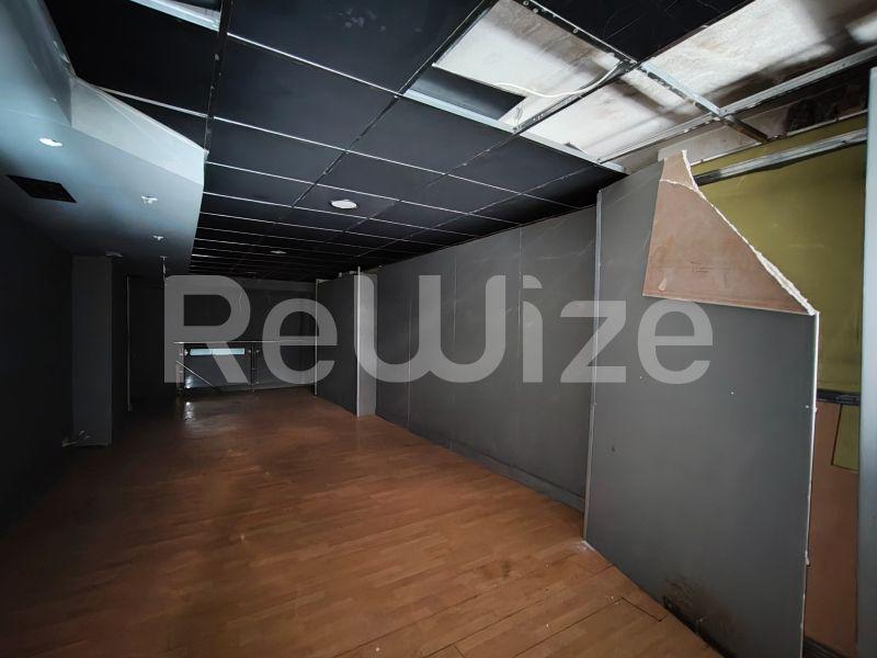 Photo 5,Pool,RENT,Professional,Store,218sqm,€3,500,Omonoia