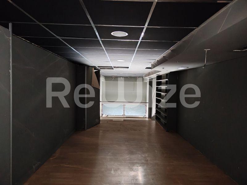 Photo 3,Pool,RENT,Professional,Store,218sqm,€3,500,Omonoia