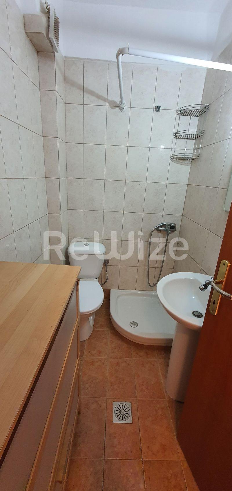 Photo 3,Μπάνιο,ΕΝΟΙΚΊΑΣΗ,Κατοικία,Στούντιο,35τ.μ,€380,Κέντρο Θεσσαλονίκης