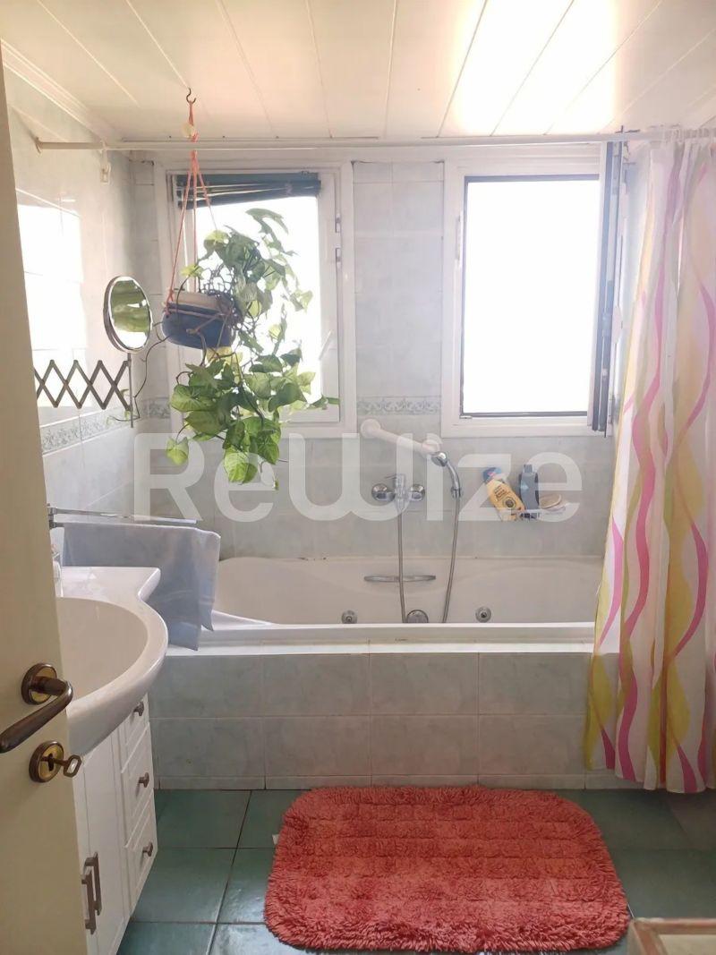 Photo 14,Μπάνιο,ΠΏΛΗΣΗ,Κατοικία,Μεζονέτα,360τ.μ,€450,000,Πεύκα