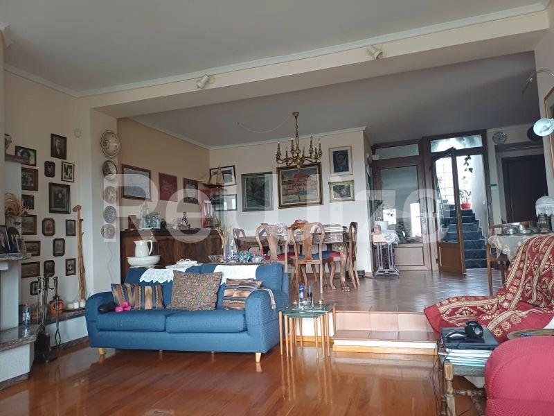 Photo 13,Σαλόνι,ΠΏΛΗΣΗ,Κατοικία,Μεζονέτα,360τ.μ,€450,000,Πεύκα