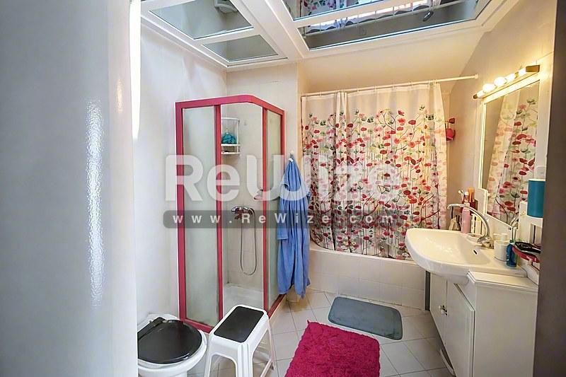 Maisonette 600 m² in Pylaia-Chortiatis, bathroom
