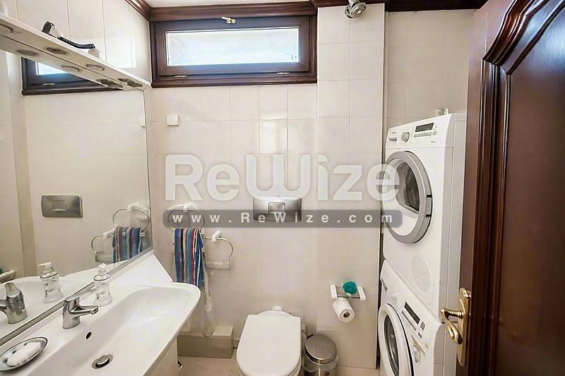 Maisonette 600 m² in Pylaia-Chortiatis, laundry
