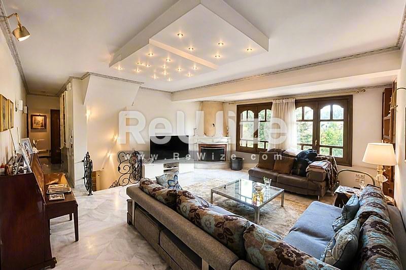 Maisonette 600 m² in Pylaia-Chortiatis, living room
