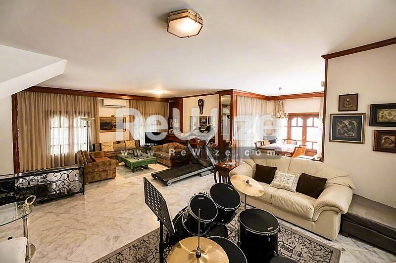 Maisonette 600 m² in Pylaia-Chortiatis, living room
