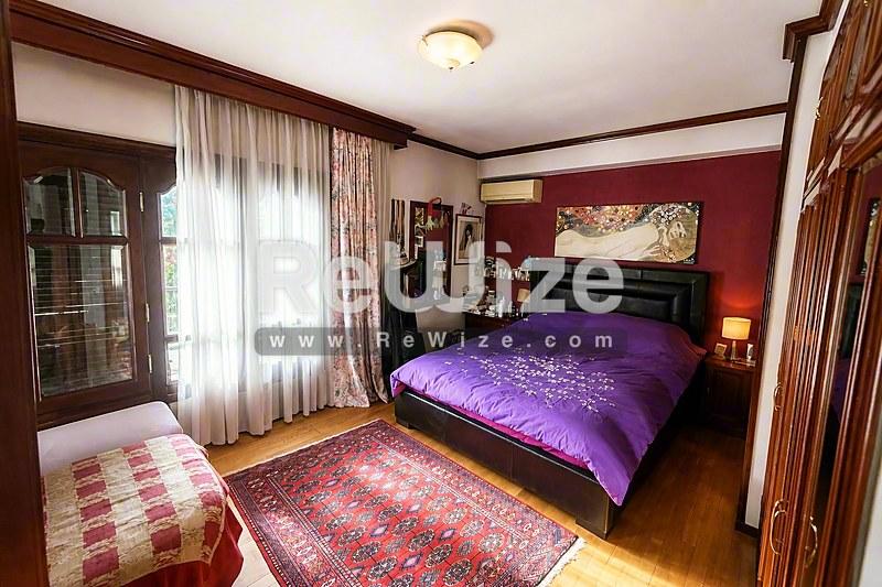 Maisonette 600 m² in Pylaia-Chortiatis, master bedroom