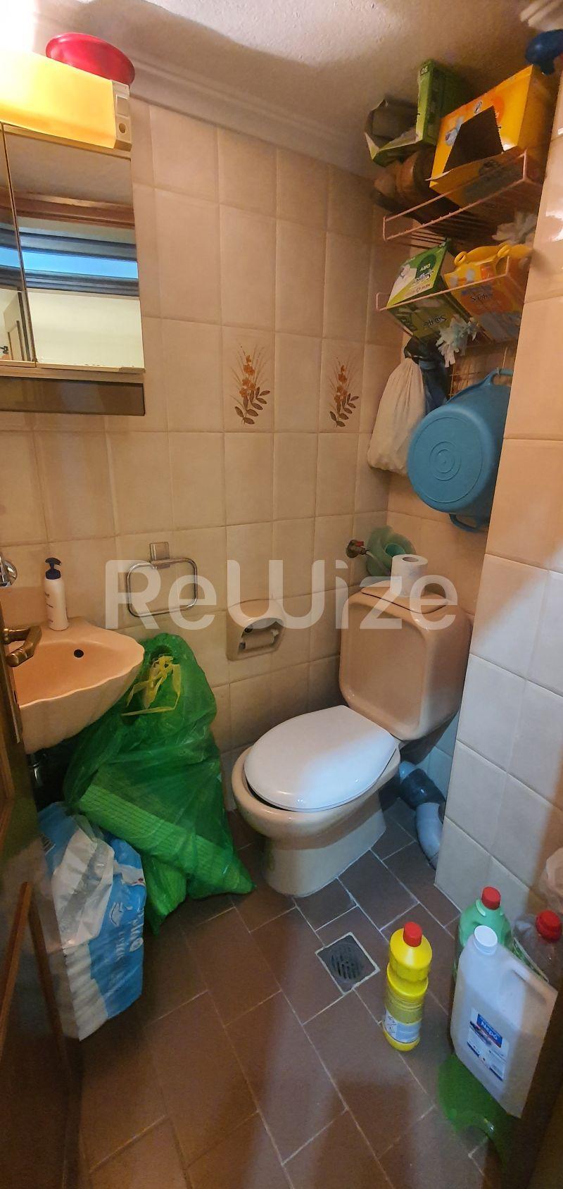 Photo 10,WC,SALE,Residency,Apartment,140sqm,€325,000,Charilaou