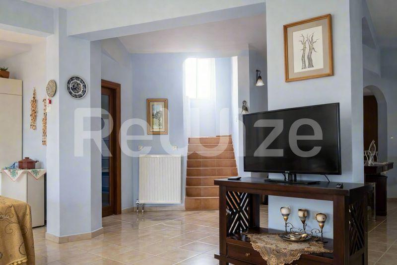Μεζονέτα 115 τ.μ. στην Κασσάνδρα, σκάλα