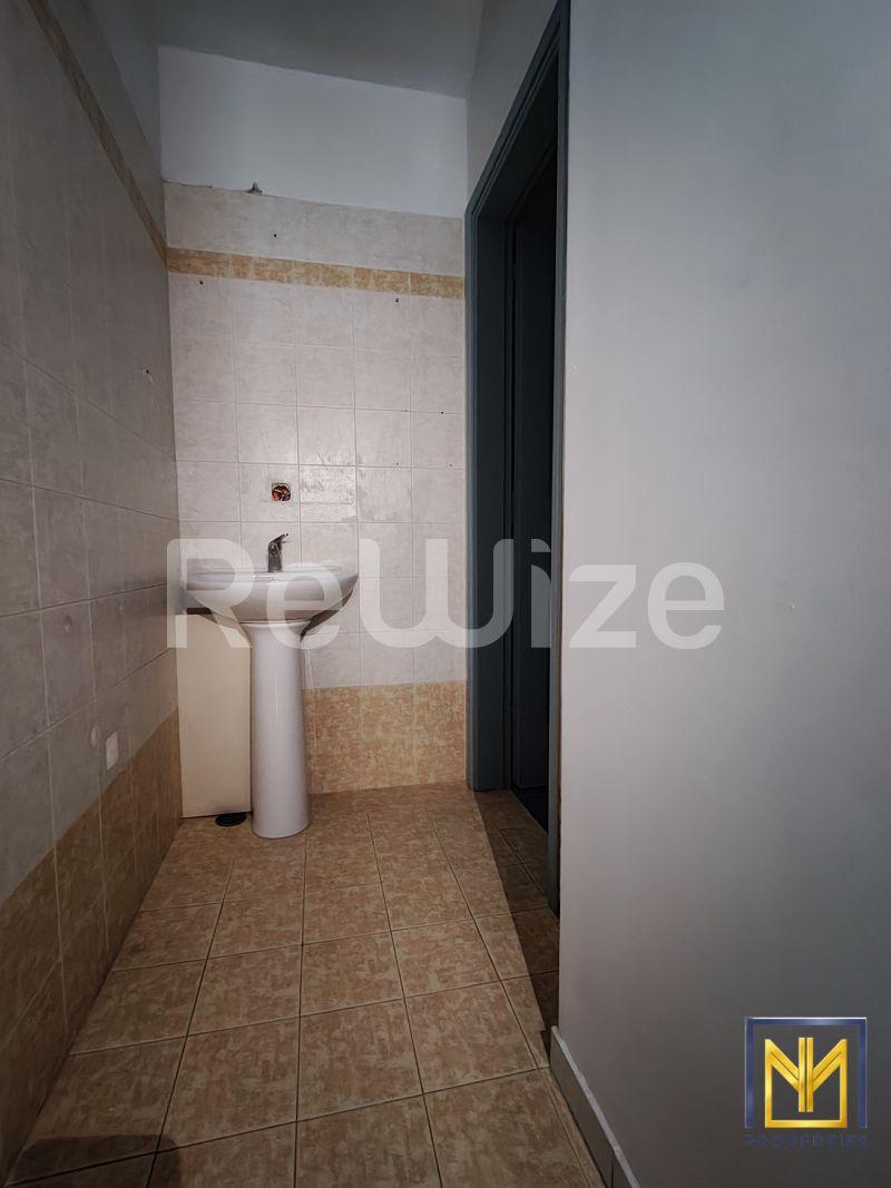 Photo 12,Μπάνιο,ΠΏΛΗΣΗ,Επαγγελματικό,Κατάστημα,189τ.μ,€299,000,Σαρωνίδα