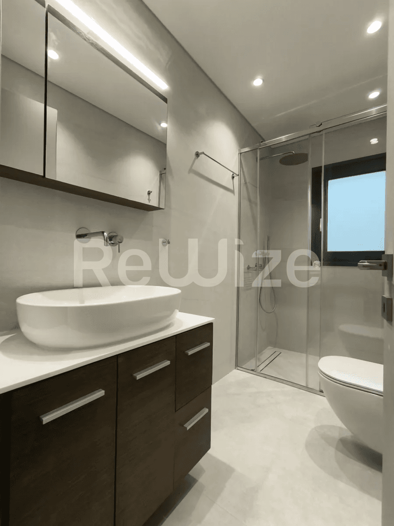 Photo 7,Μπάνιο,ΕΝΟΙΚΊΑΣΗ,Κατοικία,Διαμέρισμα,75τ.μ,€1,500,Ελληνικό