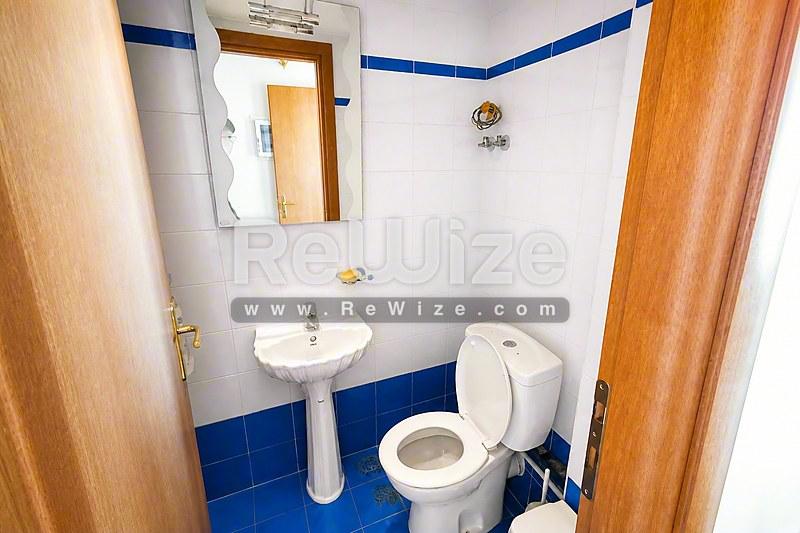 Apartment 106 m² in Nikaia-Agios Ioannis Rentis, bathroom