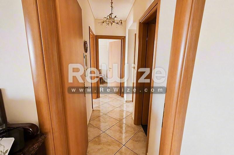 Apartment 106 m² in Nikaia-Agios Ioannis Rentis, hallway