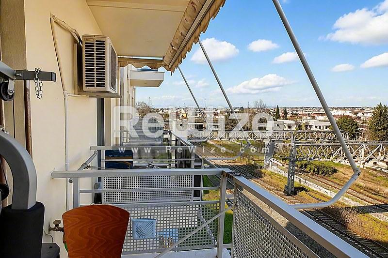 Apartment 76 m² in Ampelokipoi-Menemeni, balcony