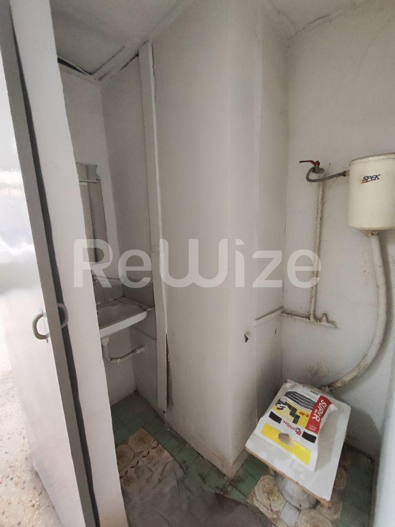 Photo 22,Μπάνιο,ΕΝΟΙΚΊΑΣΗ,Επαγγελματικό,Κατάστημα,30τ.μ,€380,Μαρτίου