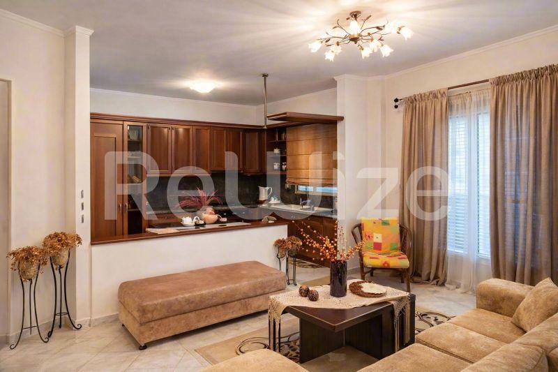 Detached house 250 m² in Aristotelis, open-plan living area