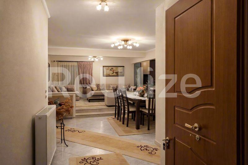 Detached house 250 m² in Aristotelis, open-plan living area