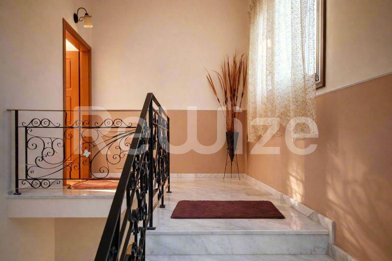 Detached house 250 m² in Aristotelis, staircase