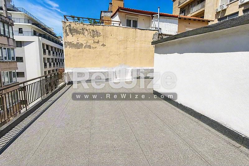 Κτήριο 700 τ.μ. στη Θεσσαλονίκη, βεράντα