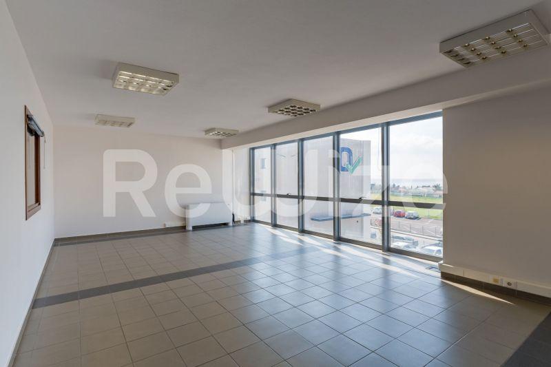 Photo 13,Πισίνα,ΕΝΟΙΚΊΑΣΗ,Επαγγελματικό,Γραφείο,320τ.μ,€3,300,Πυλαία