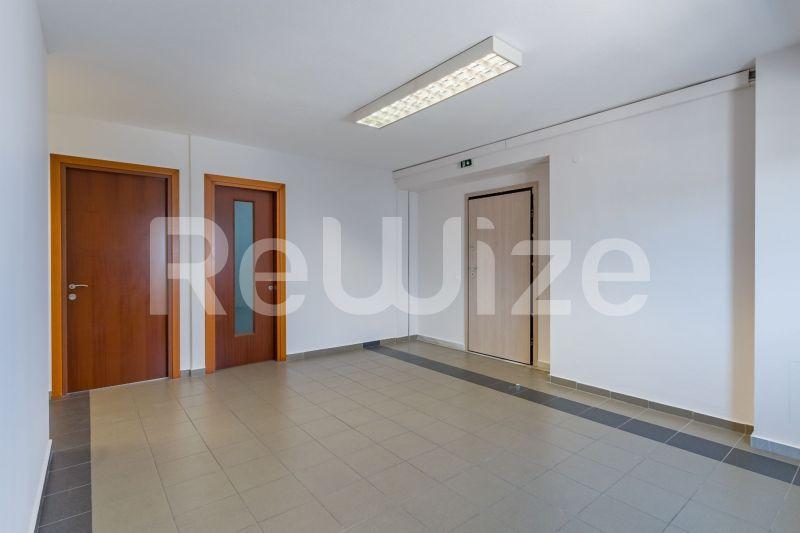 Photo 4,Πισίνα,ΕΝΟΙΚΊΑΣΗ,Επαγγελματικό,Γραφείο,320τ.μ,€3,300,Πυλαία