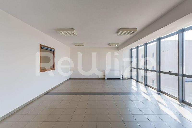 Photo 9,Διάδρομος,ΕΝΟΙΚΊΑΣΗ,Επαγγελματικό,Γραφείο,320τ.μ,€3,300,Πυλαία