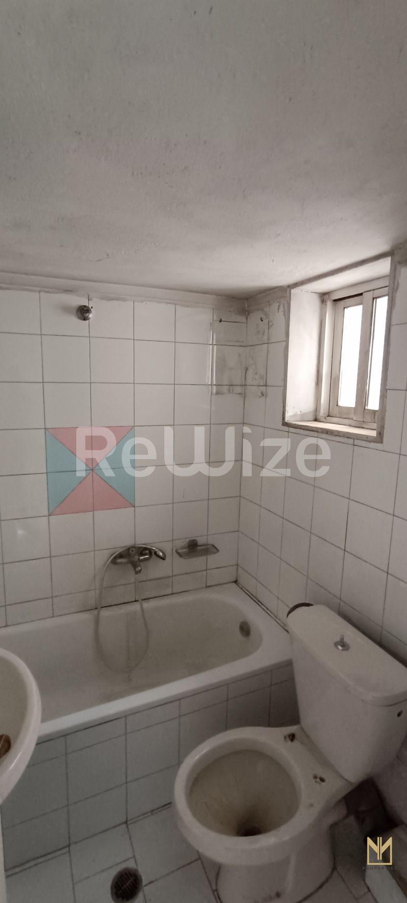 Photo 15,Μπάνιο,ΠΏΛΗΣΗ,Κατοικία,Διαμέρισμα,39τ.μ,€52,000,Βέροια