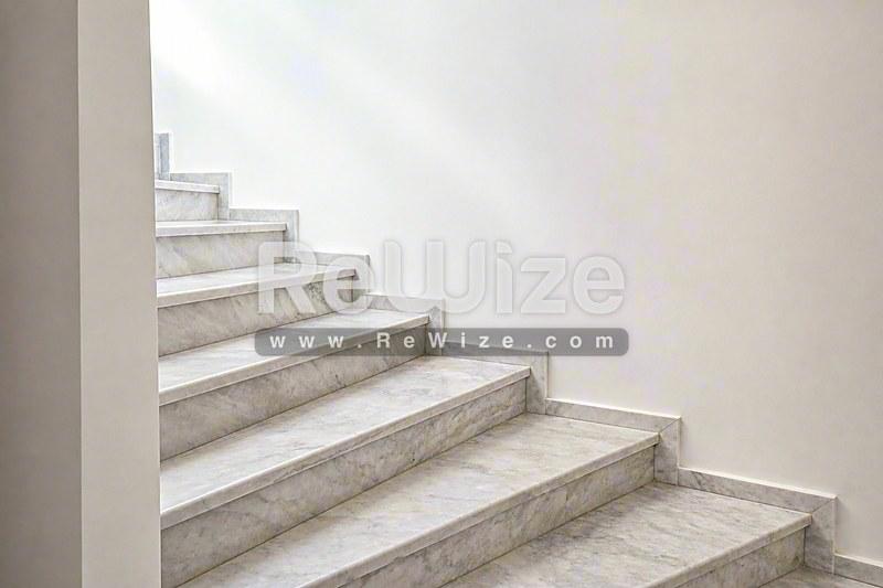 Στούντιο 37 τ.μ. στη Θεσσαλονίκη, σκάλα