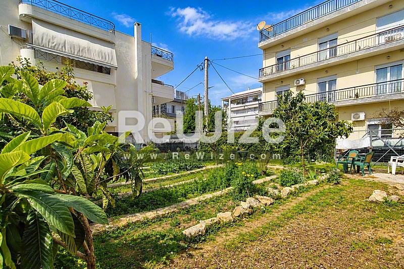 Plot 216 m² in Chalandri, garden