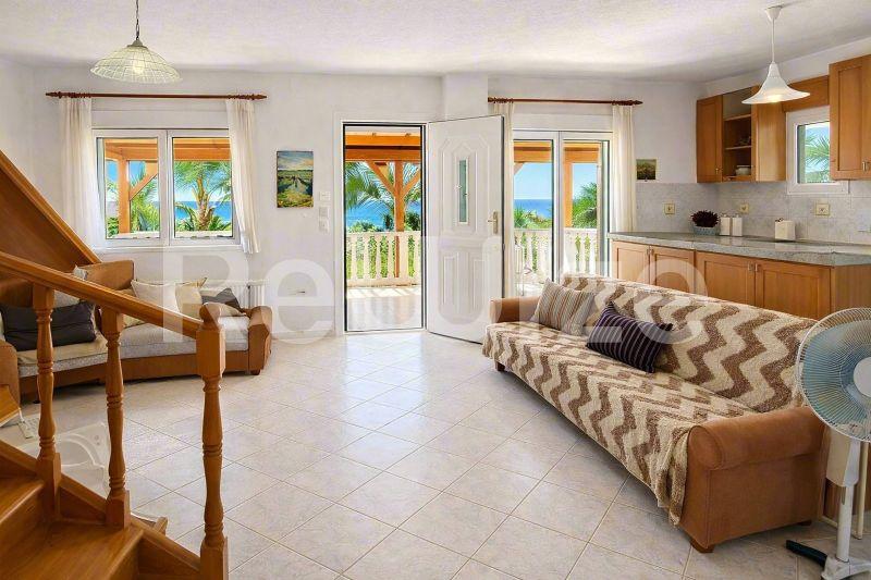 Detached house 264 m² in Kassandra, living room