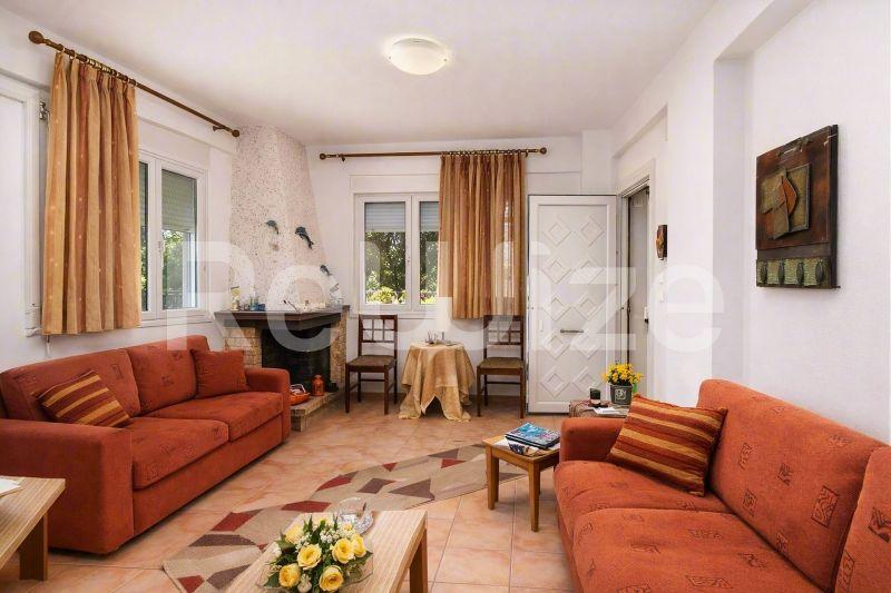 Μεζονέτα 215 τ.μ. στην Κασσάνδρα, σαλόνι