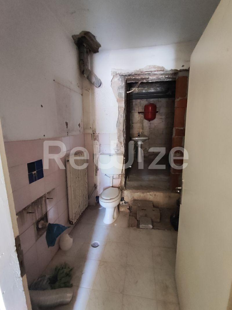 Photo 8,Μπάνιο,ΠΏΛΗΣΗ,Κατοικία,Κτίριο,205τ.μ,€200,000,Ορμύλια