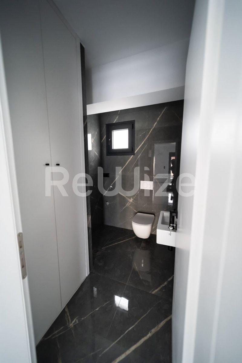 Photo 26,WC,ΠΏΛΗΣΗ,Κατοικία,Διαμέρισμα,147τ.μ,Tιμή κατόπιν αιτήματος,Καραμπουρνάκι