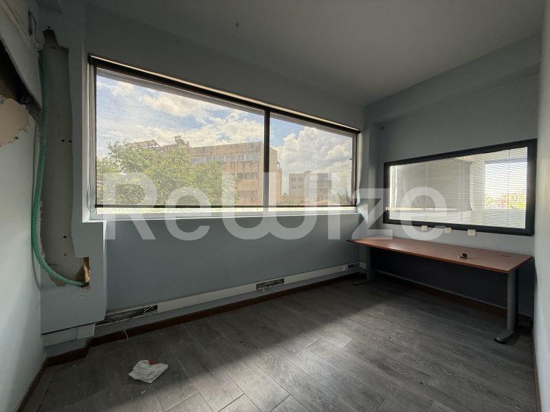 Photo 23,Διάδρομος,ΕΝΟΙΚΊΑΣΗ,Επαγγελματικό,Γραφείο,300τ.μ,€3,000,Κεραμικός