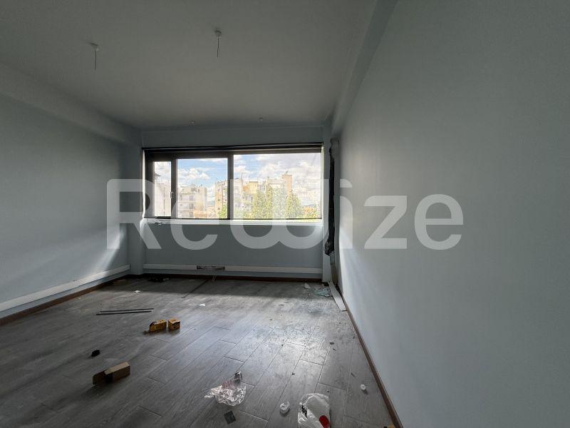 Photo 21,Σαλόνι,ΕΝΟΙΚΊΑΣΗ,Επαγγελματικό,Γραφείο,300τ.μ,€3,000,Κεραμικός