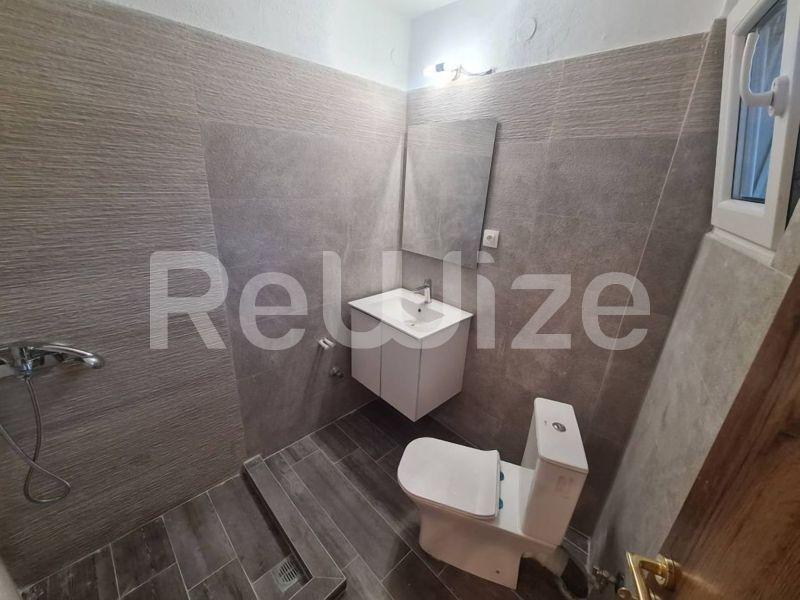 Photo 10,Μπάνιο,ΠΏΛΗΣΗ,Κατοικία,Διαμέρισμα,53τ.μ,€95,000,Άγιος Δημήτριος