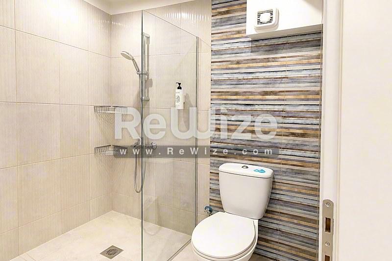 Building 160 m² in Thessaloniki, bathroom