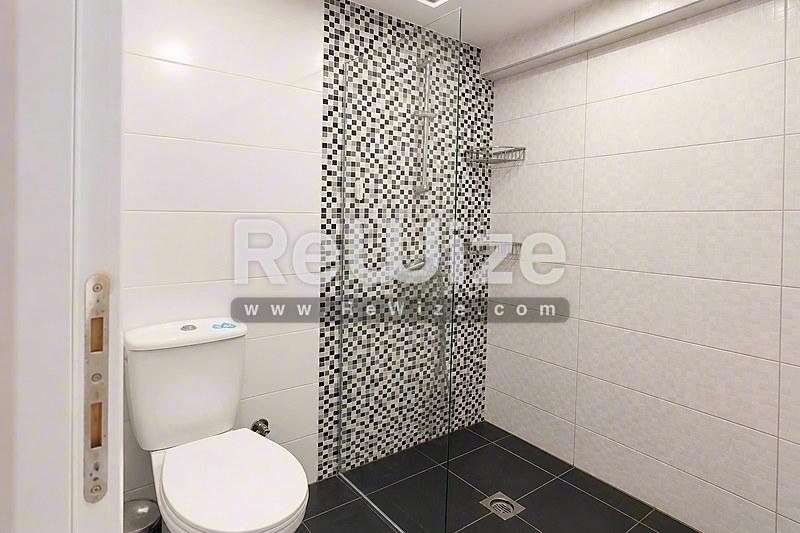 Building 160 m² in Thessaloniki, bathroom