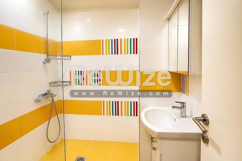Building 160 m² in Thessaloniki, bathroom