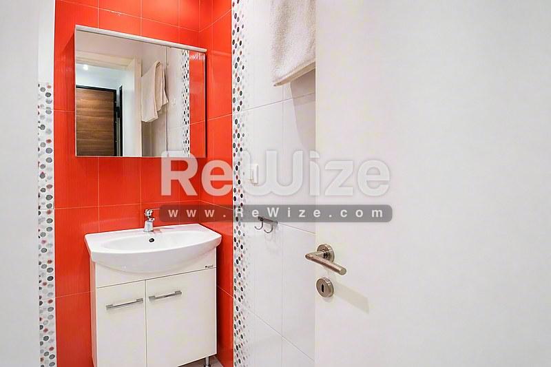 Building 160 m² in Thessaloniki, bathroom